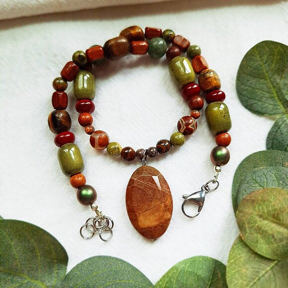 Boho Multi Stone Beaded Choker, 70s Earthy Pendant Choker, Witchy Woodland - Picture 4 of 9
